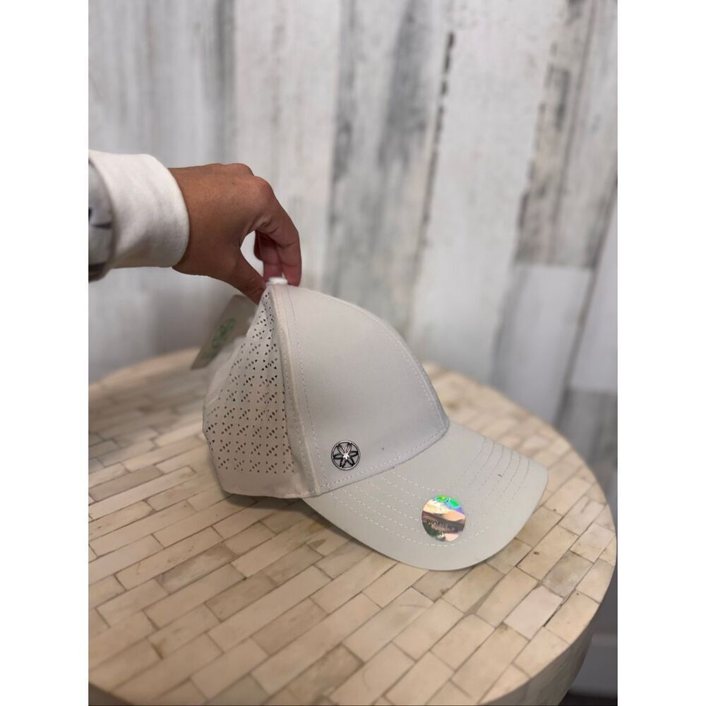 Gaiam White Laser Cut Athletic Hat Women’s OS Adjustable Activewear Running Yoga